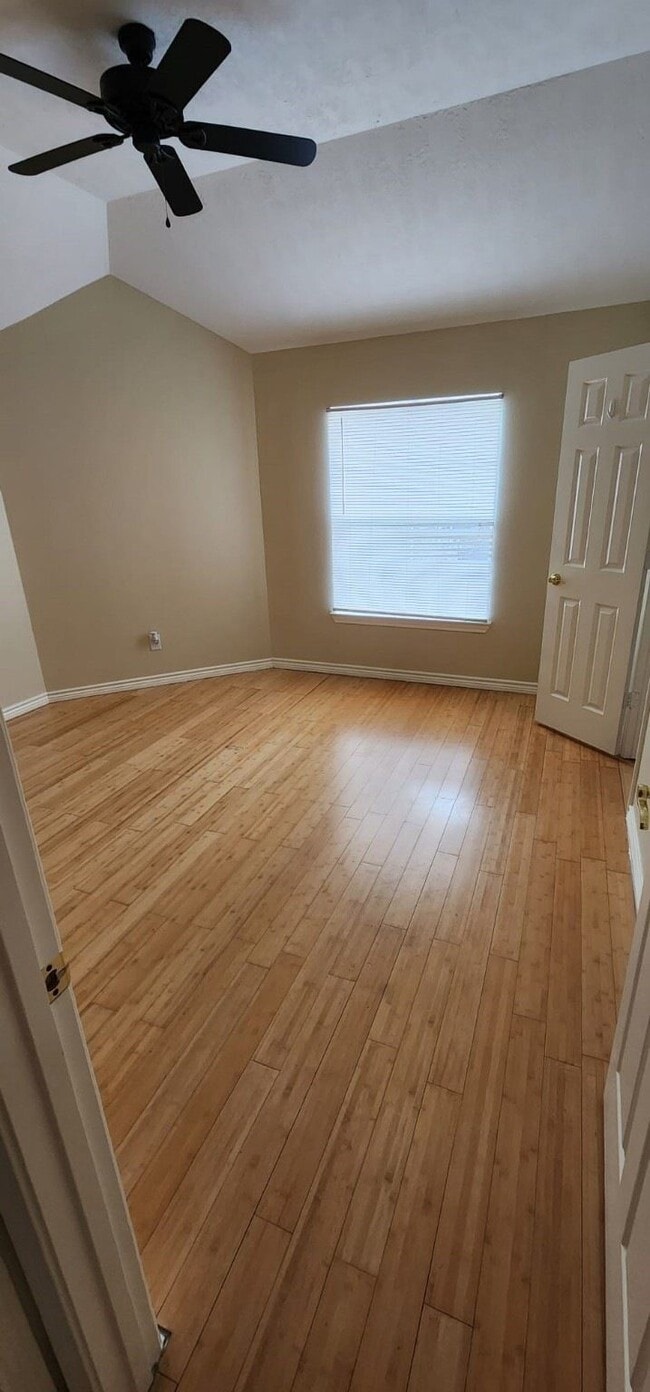 Foto del edificio - 503 Taskwood Dr