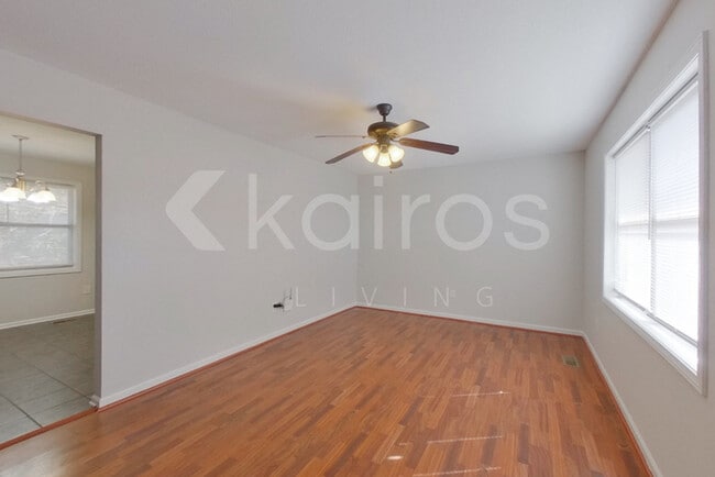 Foto del edificio - 3011 Walker St