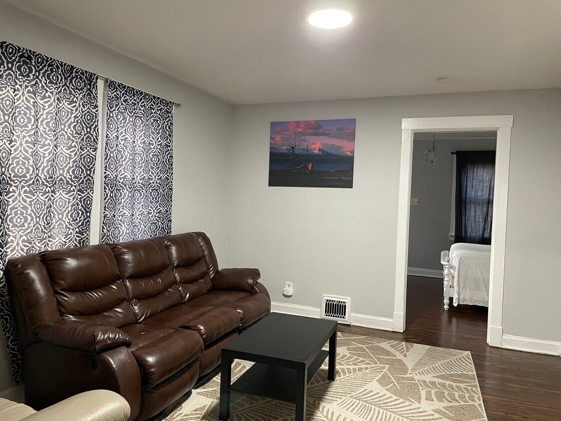 7702 Thomas Ave, Richmond Heights, MO 63117 Townhome Rentals in