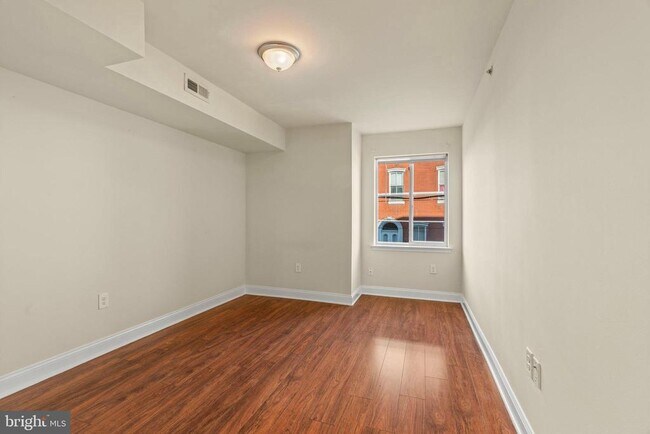 Foto del edificio - 1724 Master St