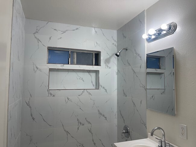 Photo - 753 Bartlett Ave House