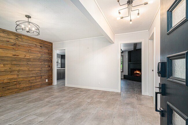 Foto del edificio - 1602 Loch Lake Dr