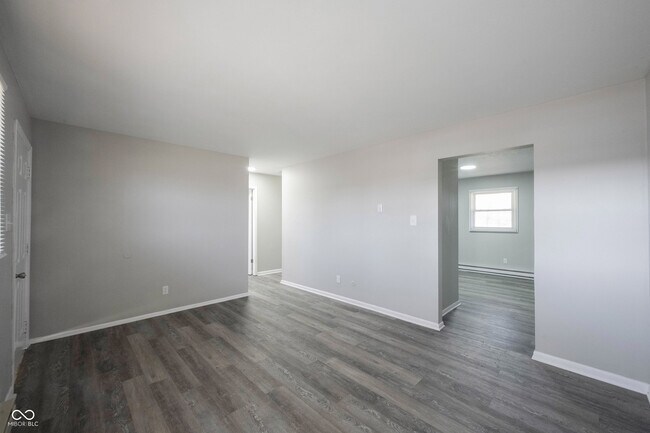 Foto del edificio - 570 US-52