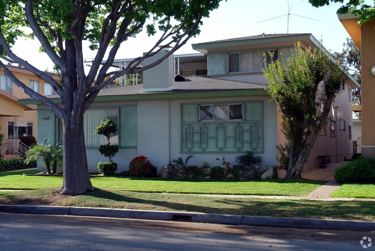 Building Photo - 524 Grace Ave