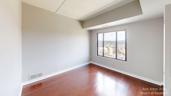 Foto del edificio - 111 N Ashley St