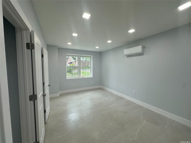 Foto del edificio - 207-19 Hillside Ave.