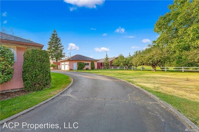 Foto del edificio - 3 br, 2 bath House - 202 W Lincoln Street