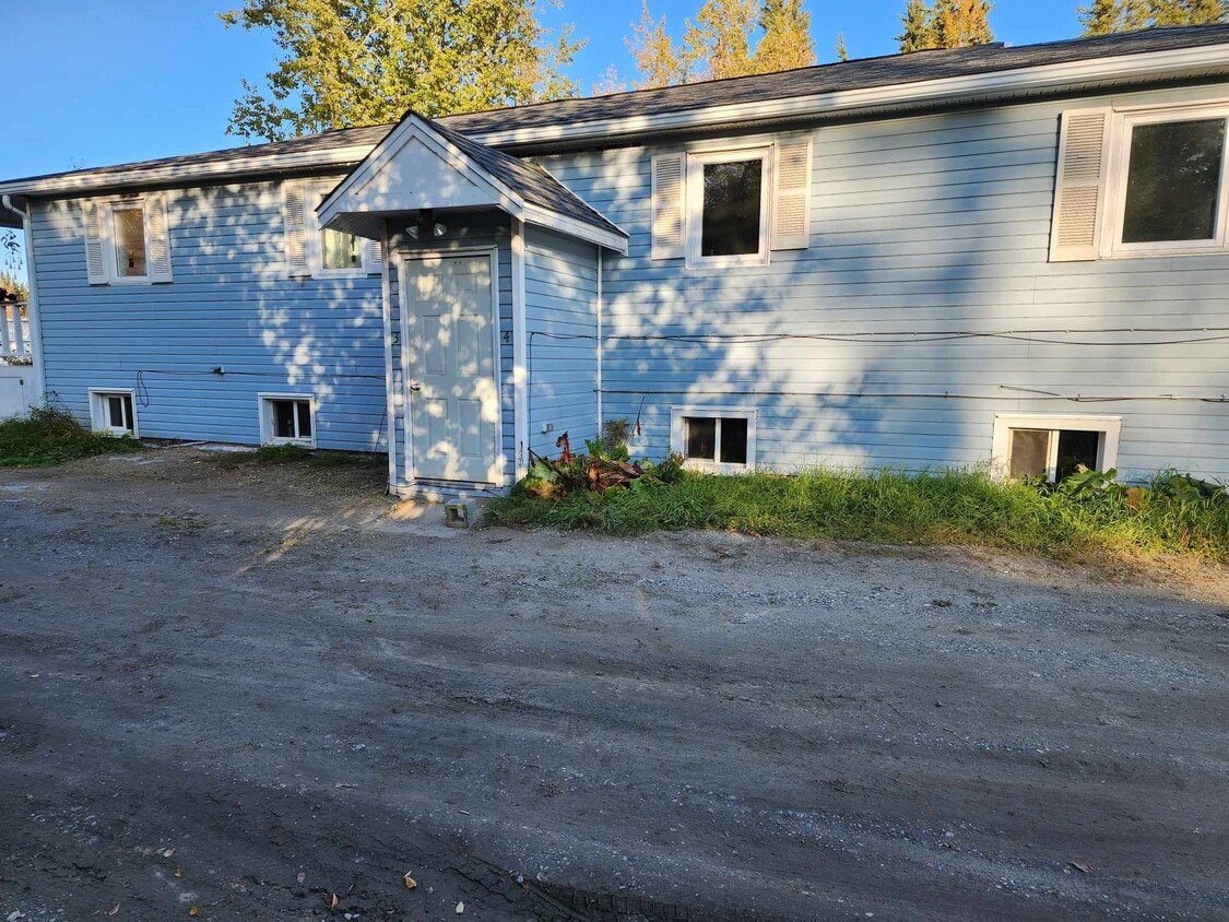 2763 Mack Blvd Unit 3, Fairbanks, AK 99709 Room for Rent in Fairbanks, AK