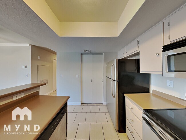 Foto del edificio - 8600 W Charleston Blvd