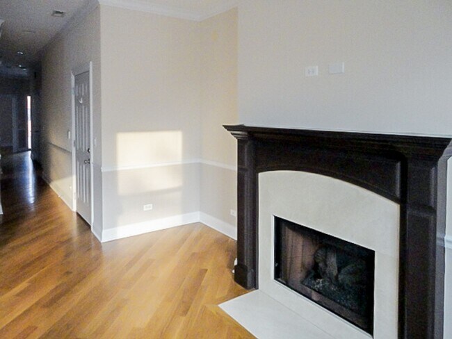 Foto del edificio - 3229 N Kenmore Ave