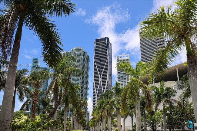 Building Photo - 1000 Biscayne Blvd