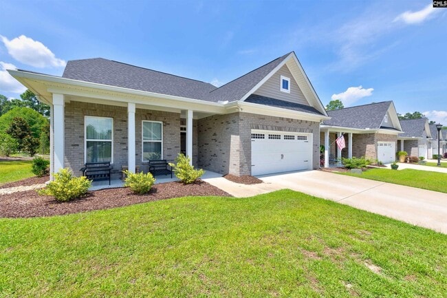 Building Photo - 470 Club View Dr