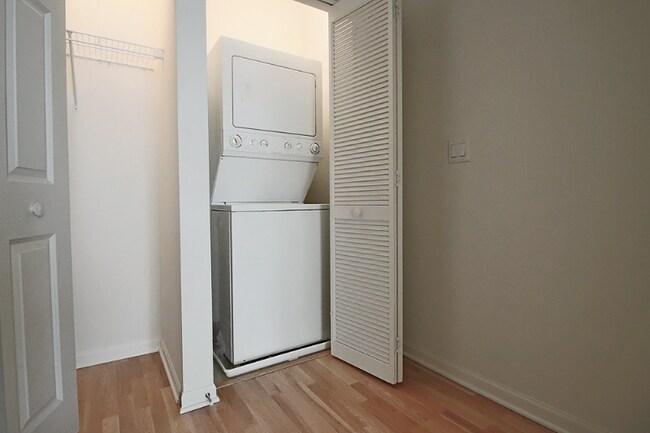 Foto del edificio - 57 E 8th St