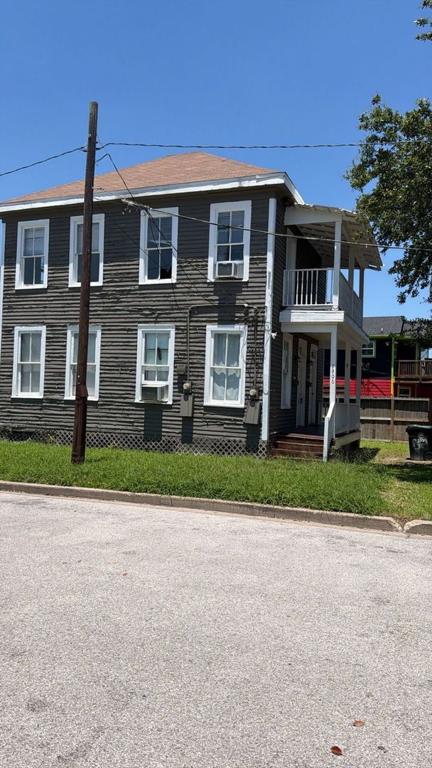 Building Photo - 2806 Avenue M 1/2