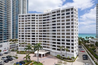Building Photo - The Alexander Tower