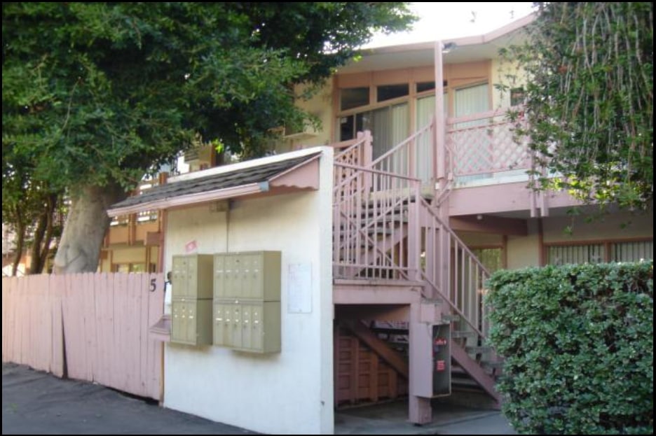 Building Photo - 810 Fairview Ave