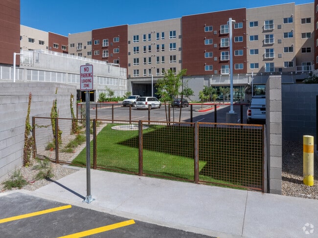 Parque de mascotas - Residences on Main