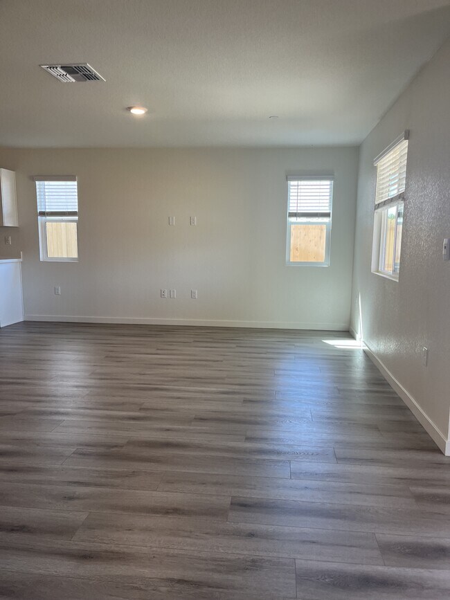 Building Photo - 2187 Orlin Dr