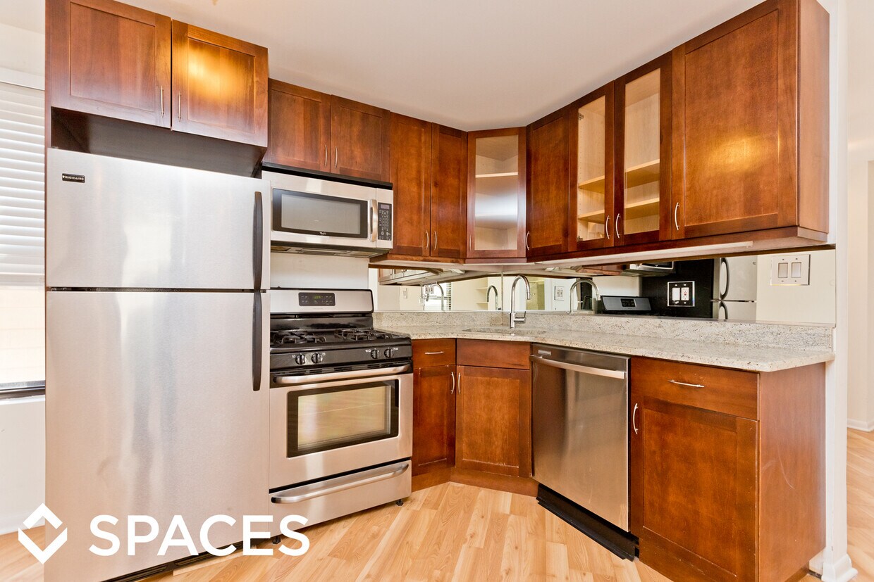 Foto principal - 2518 N Southport Ave