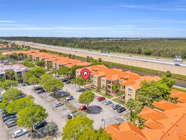 Foto del edificio - 6670 NW 114th Ave