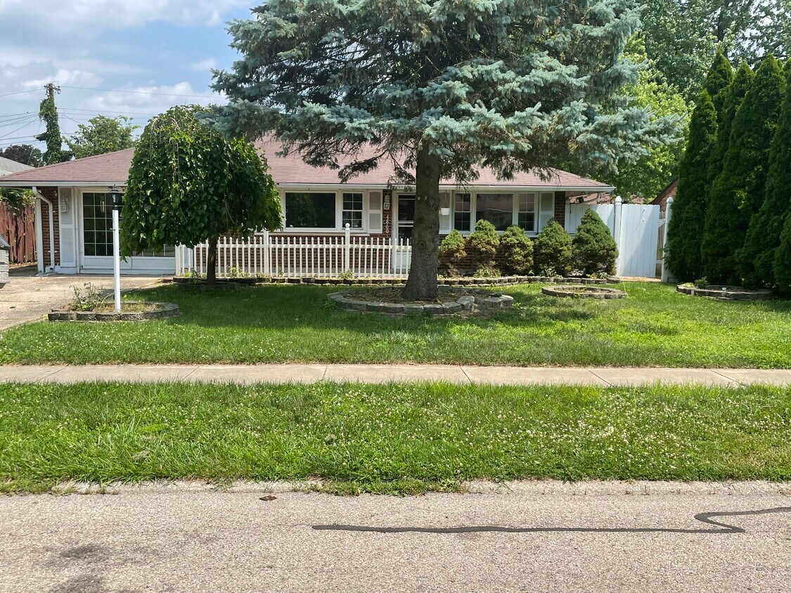 Foto principal - 4860 Babylon St