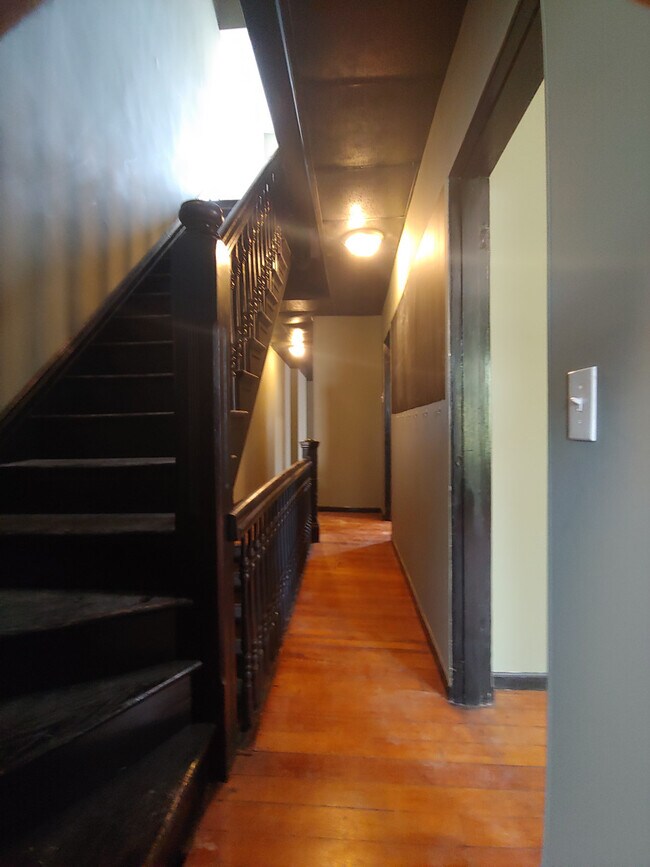 Building Photo - California 3234