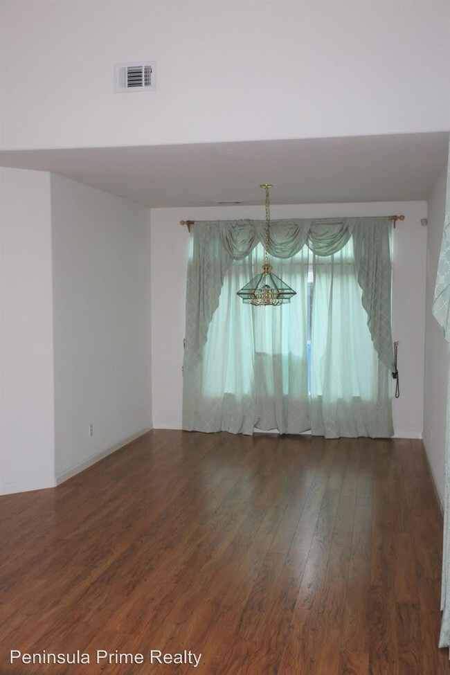 Building Photo - 4 br, 3 bath House - 29101 Stratford Rd