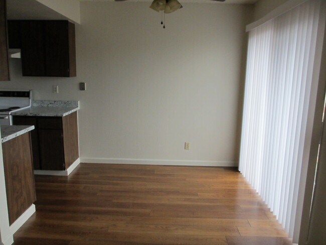 Building Photo - 1012 Layton Rd