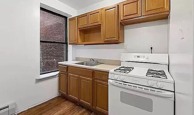 Building Photo - 375 Pleasant Avenue
