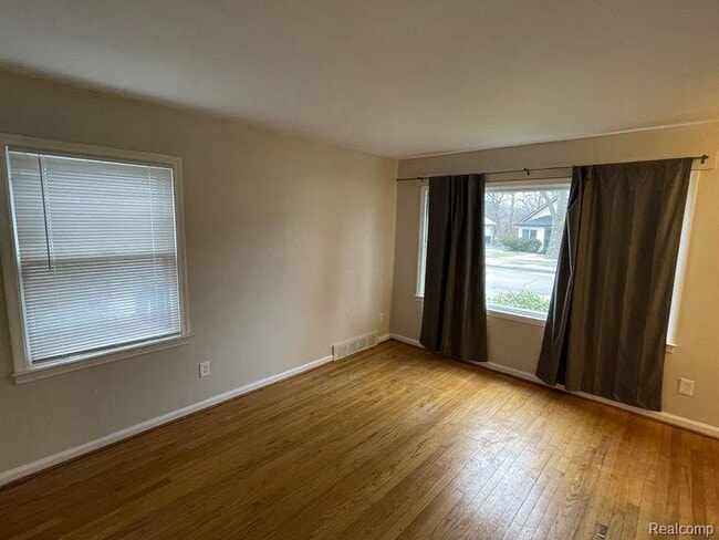 Building Photo - 3351 Garden Ave
