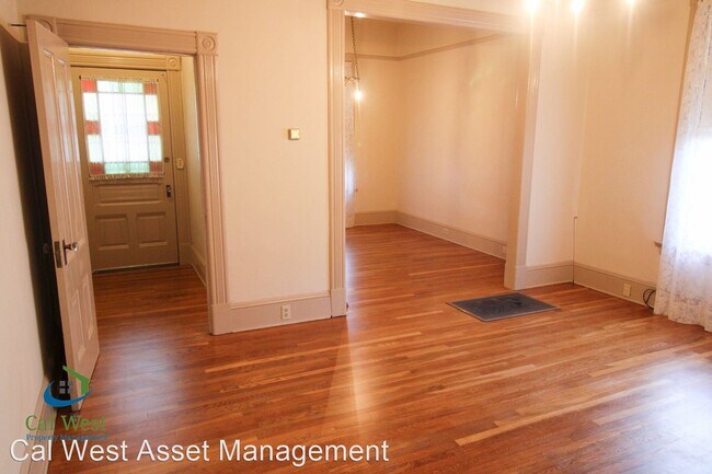 Foto del edificio - 3 br, 1 bath House - 930 W Taylor St