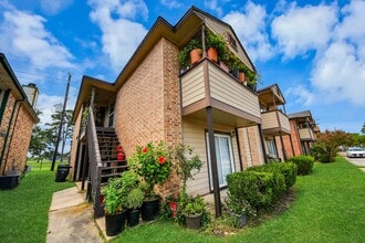 Building Photo - 13603 Ravensway Dr