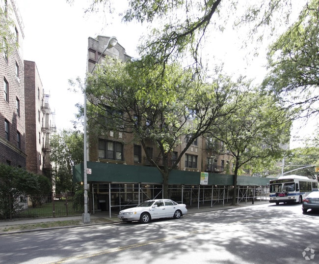 Primary Photo - 1110 Caton Ave