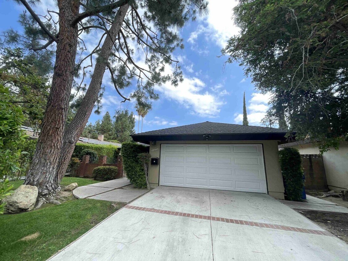Foto principal - LOVELY WINNETKA POOL HOME!