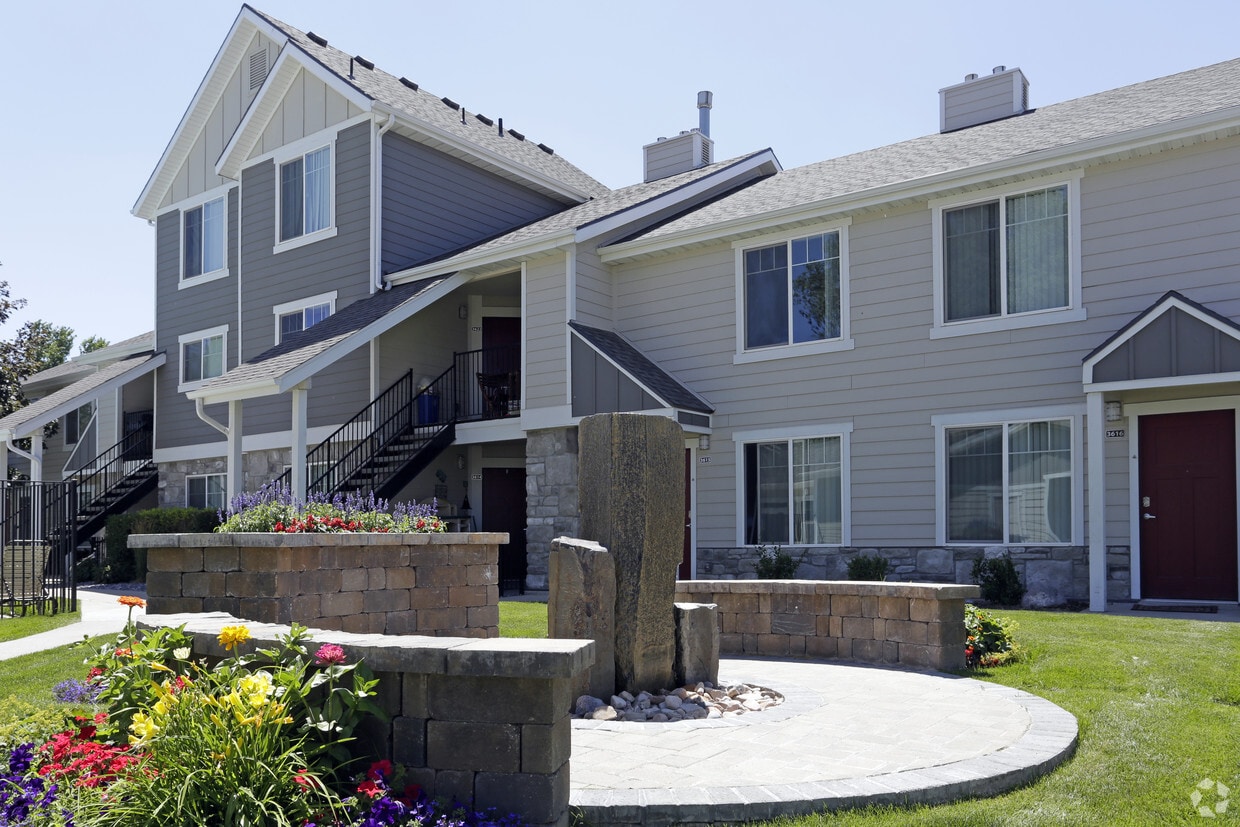 Broadmoor Village Apartments & Townhomes Alquileres en West Jordan