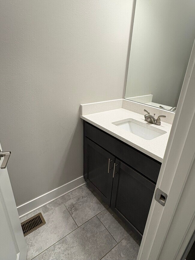 Foto del edificio - 9674 Crowning Dr