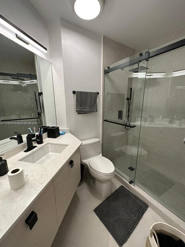 Building Photo - 701 Brickell Key Blvd