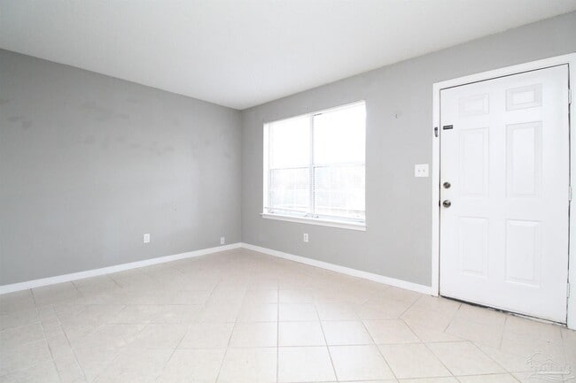 Building Photo - 414 Waycross Ave