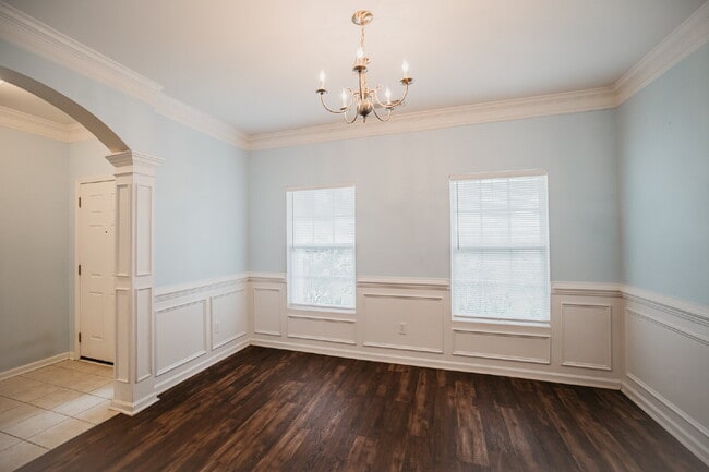 Foto del edificio - 4 Bed/2.5 Bath/Primary downstairs