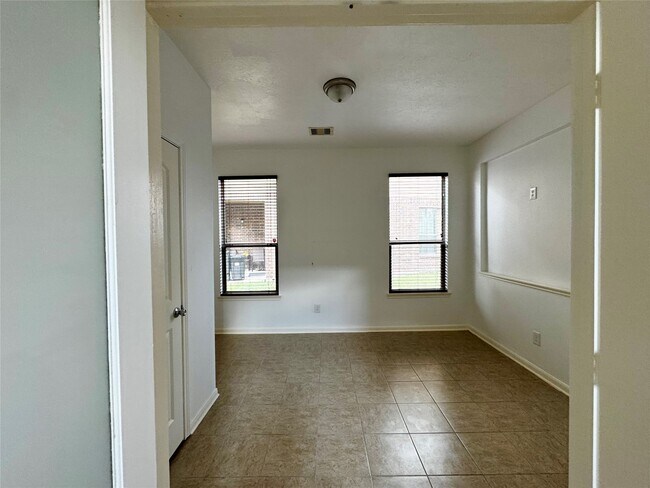 Foto del edificio - 7540 Connemara Dr