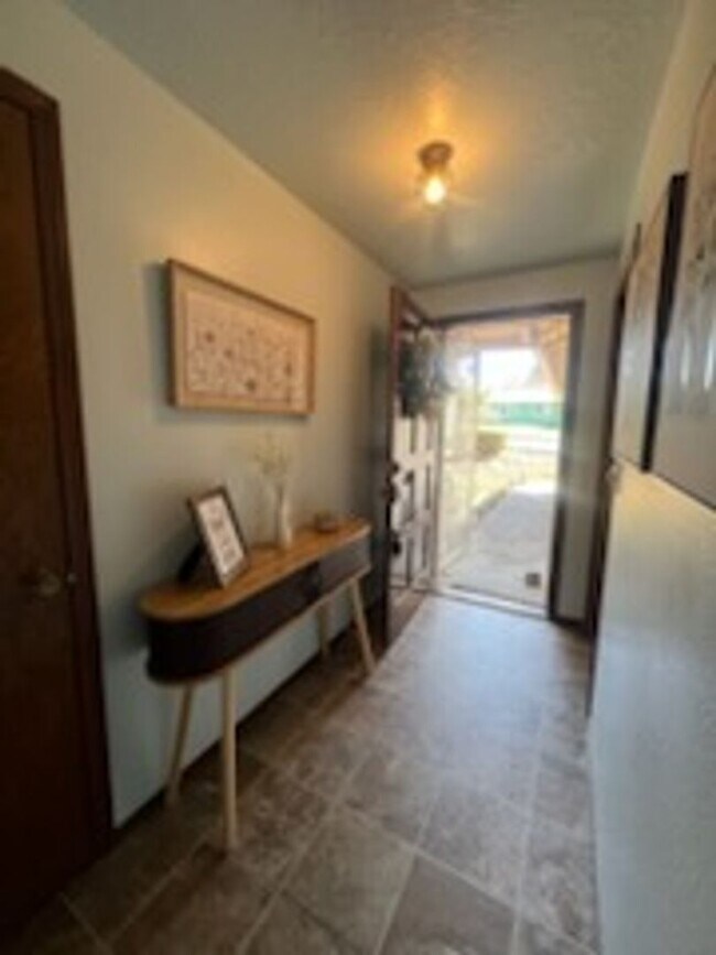 Foto del edificio - 3-Bedroom, 2-Bath Home Convenient Location...
