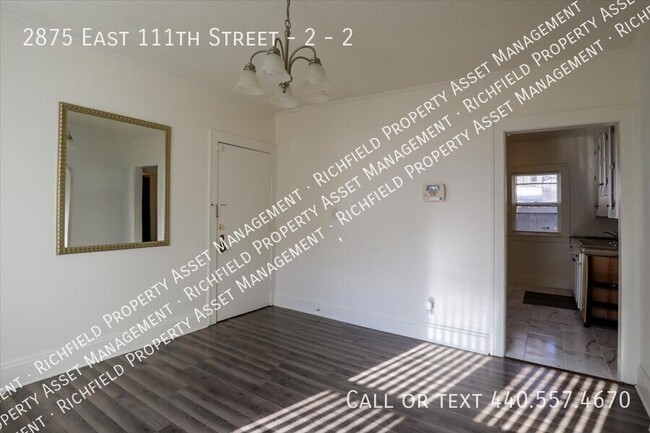 Foto del edificio - 2875 E 111th St