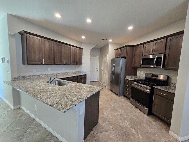 Foto del edificio - Corner Lot in Southwest Las Vegas
