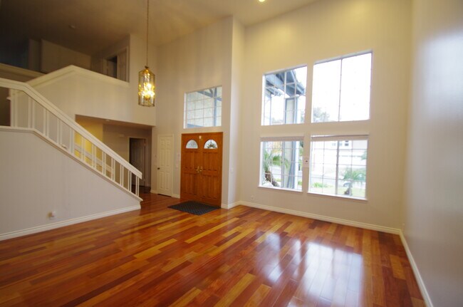 Building Photo - 3227 Bordero Ln