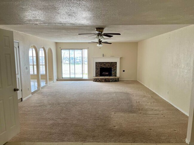 Building Photo - 3329 Old Spanish Trail