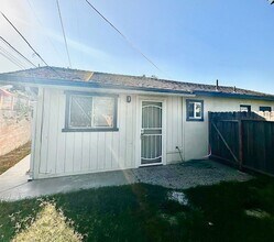 Building Photo - 227 Lucada St