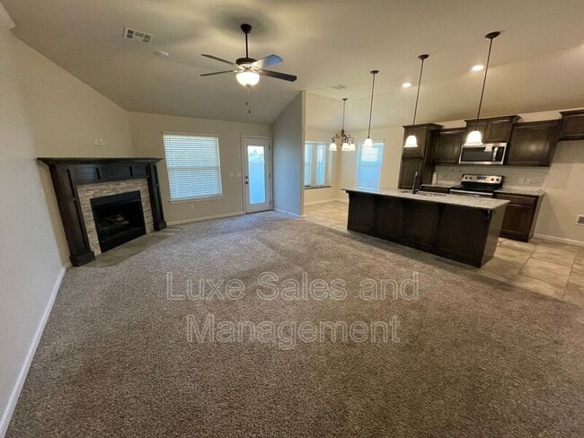 Foto del edificio - 9501 Ashford Dr