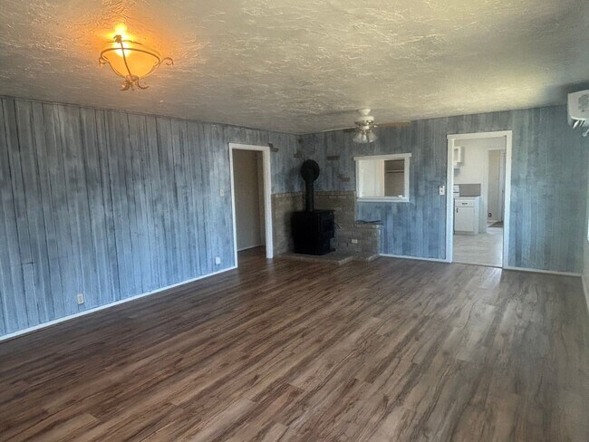 Foto del edificio - 1420 Gleason Rd