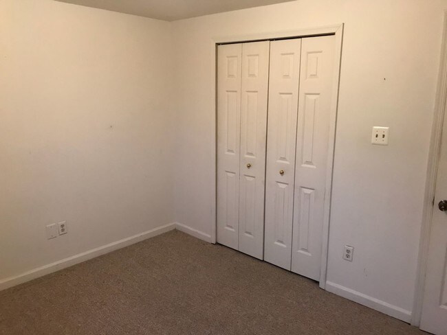 Building Photo - Cozy Rural Apartment