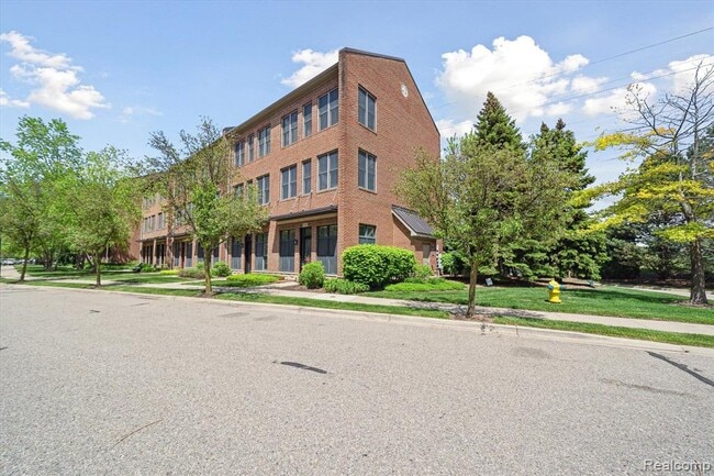 Building Photo - 537 Lewis St